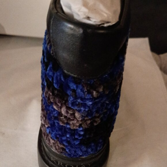 KROJAY BLUE SAPPHIRE CROCHET WOMEN'S  BOOT Blue, Black, Grey  NEW w/TAG & BOX - Picture 6 of 7